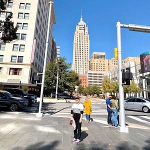 Meet your Posher, Tham